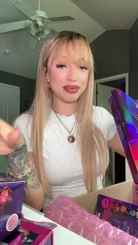 Full Bratz makeup collection #tiktokshopcreatorpicks #tiktokshopbacktoschool #makeup #makeupbundle #beauty 