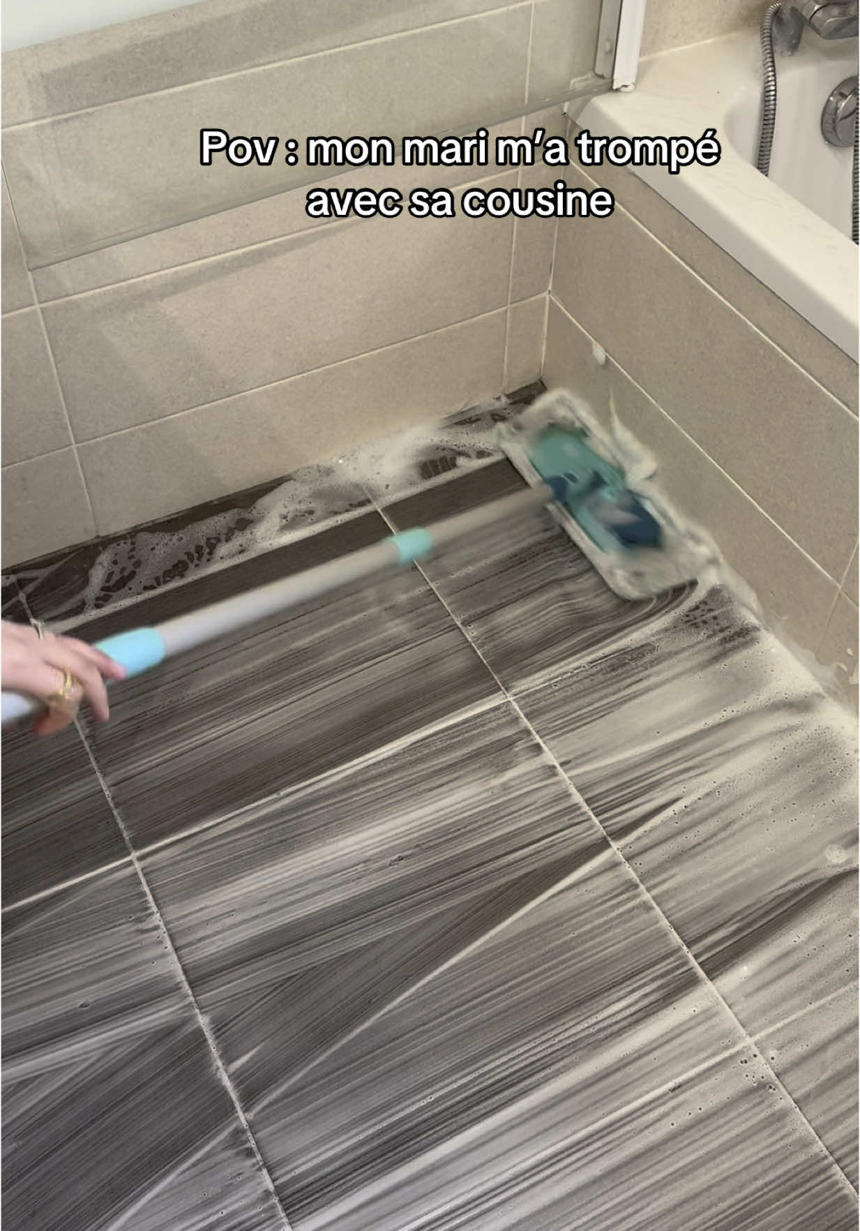 J’ai bien fait de divorcer ou pas ?? #CleanTok #pourtoi #maisonpropre #viralvideos #viralvideos #mari #mariage #amour #cleanwithnjo #nettoieavecmoi #maison #menagemaison #menagefacile #cleantok #cleaning #clean #menage #menagefacile #menagemaison #maison #nettoieavecmoi #mousse #serpillere #percer #perce #viralvideos 