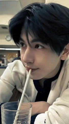🥴 #zhanglinghe #fypage 