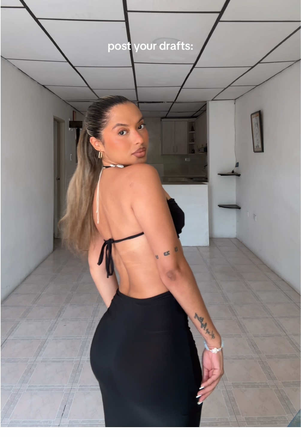I forgot to post it when I was in vacay! 🖤 @prettylittlething  #plthaul #prettylittlething #vacayfits #blackdresstrend 
