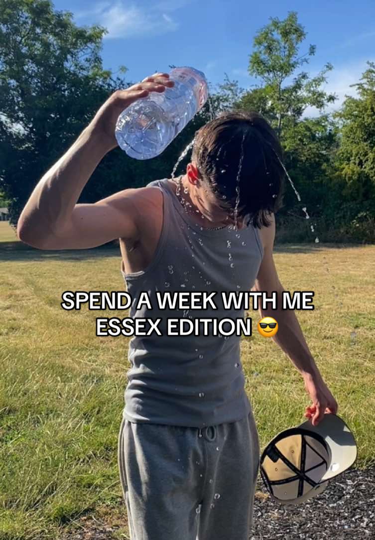Spend a few days / basically the whole week with me 😎 Chilled one a while back 😮‍💨 #essex #basildon #Vlog #dayinthelife 