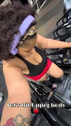 Rainy day outside, but I brought the sunshine to the gym ☀️💅🏾 Upper body was served with a side of strength & slay—arms? Activated. Shoulders? Sculpted. Vibes? Always elite 💪🏾✨ #UpperBodyDay #RainyDayWorkouts #SunshiineInTheGym #LeoSeasonStrength #PlusSizeAndPowerful #MrsPutThatShitOnInTheGym 