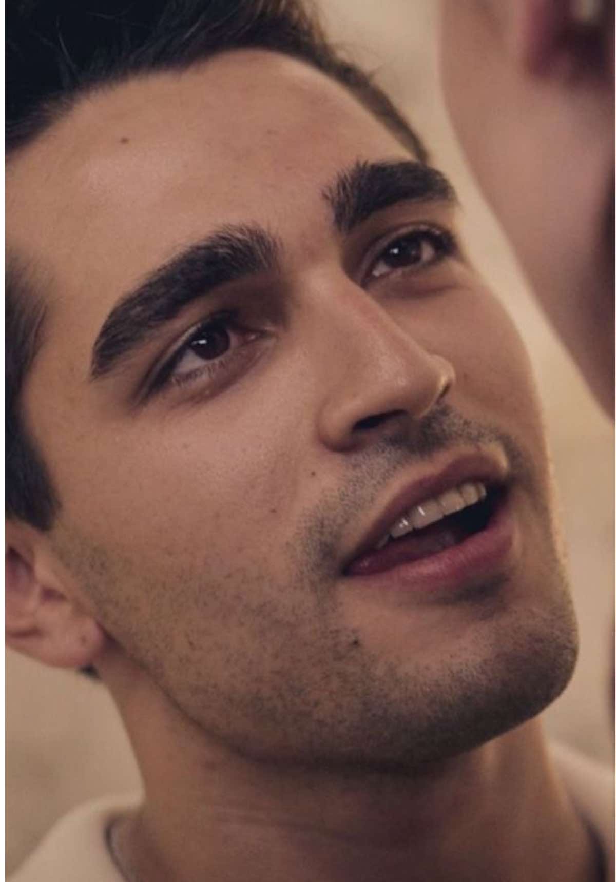 Ferit Korhan, nice to meet you. #зимородок #далекийгород #фериткорхан #сейранкорхан #мертрамазандемир #афрасарачоглу #yalicapkini #yaliçapkini #yalicapkinidizi #зимородок #feritkorhan #feritseyran #seyrankorhan #seyranferit #seyransanli #pelinferit #sunasanlı #kayakorhan #mertramazandemir #afrasaraçoğlu 