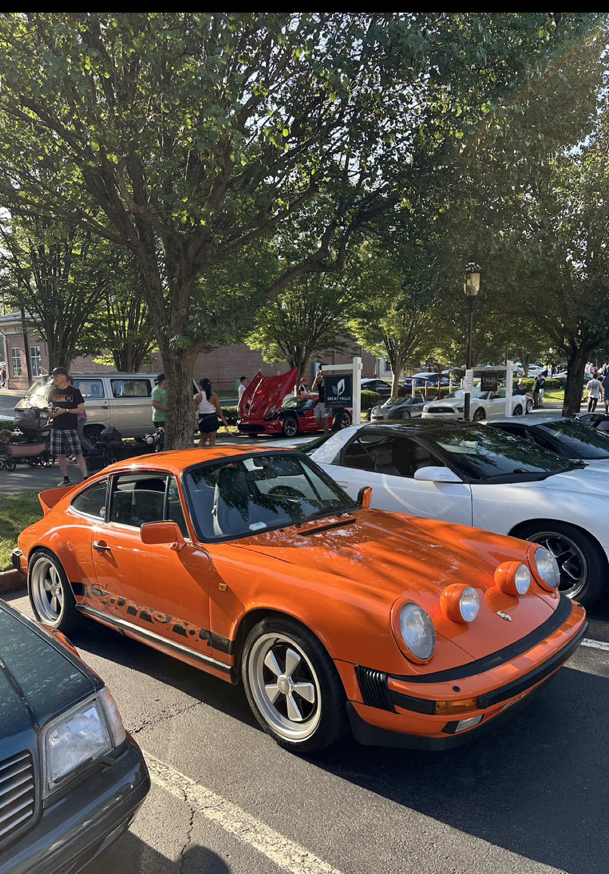 Porsches 🤝 Saturday mornings #porsche #porsche911 #carrera #porscheclub #drive #cars #carsandcoffee 