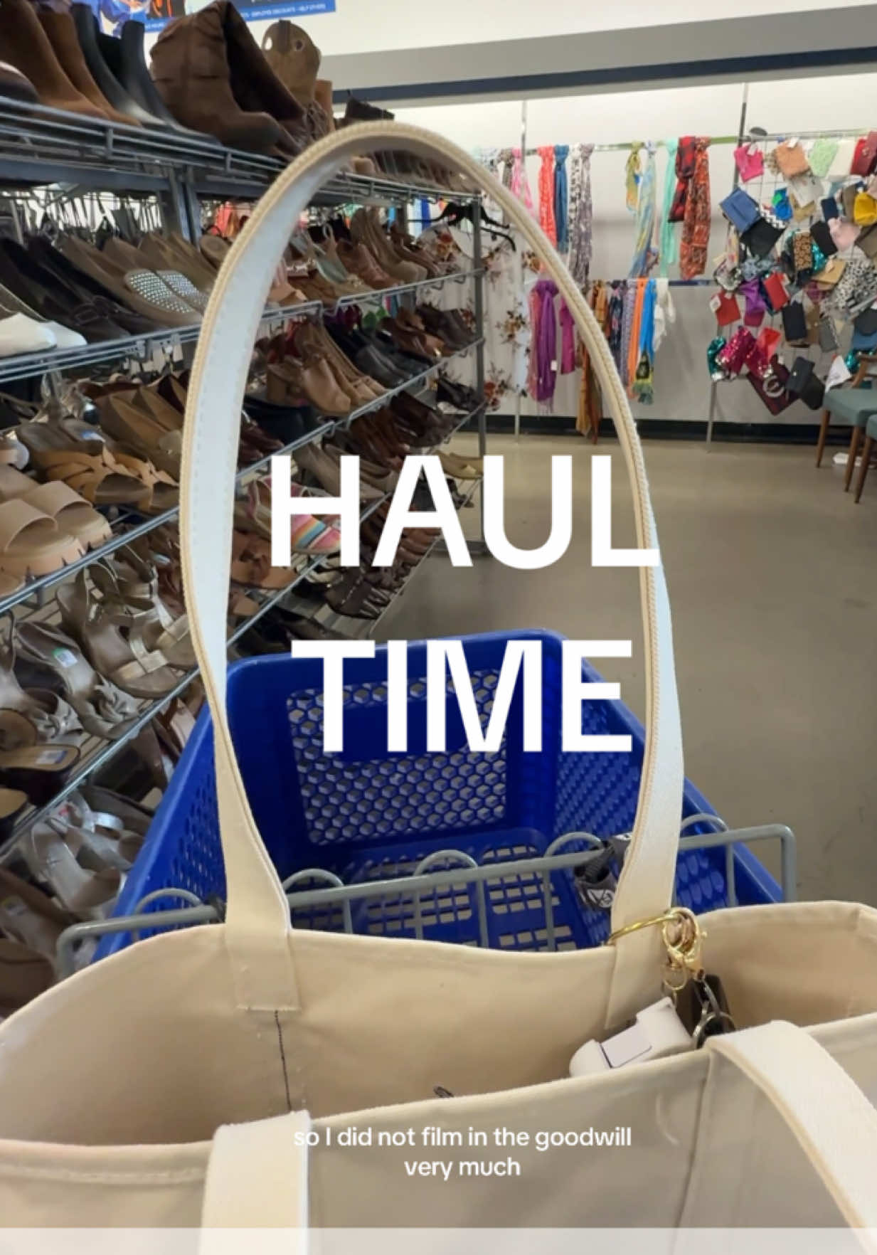 solo shopping with out the toddler means 3 hours of uninterrupted shopping!! @Goodwill Industries Intl. edition!!! #goodwillfinds #shoppinghaul #thrifthaul #thrifting #secondhand #vintagefinds 