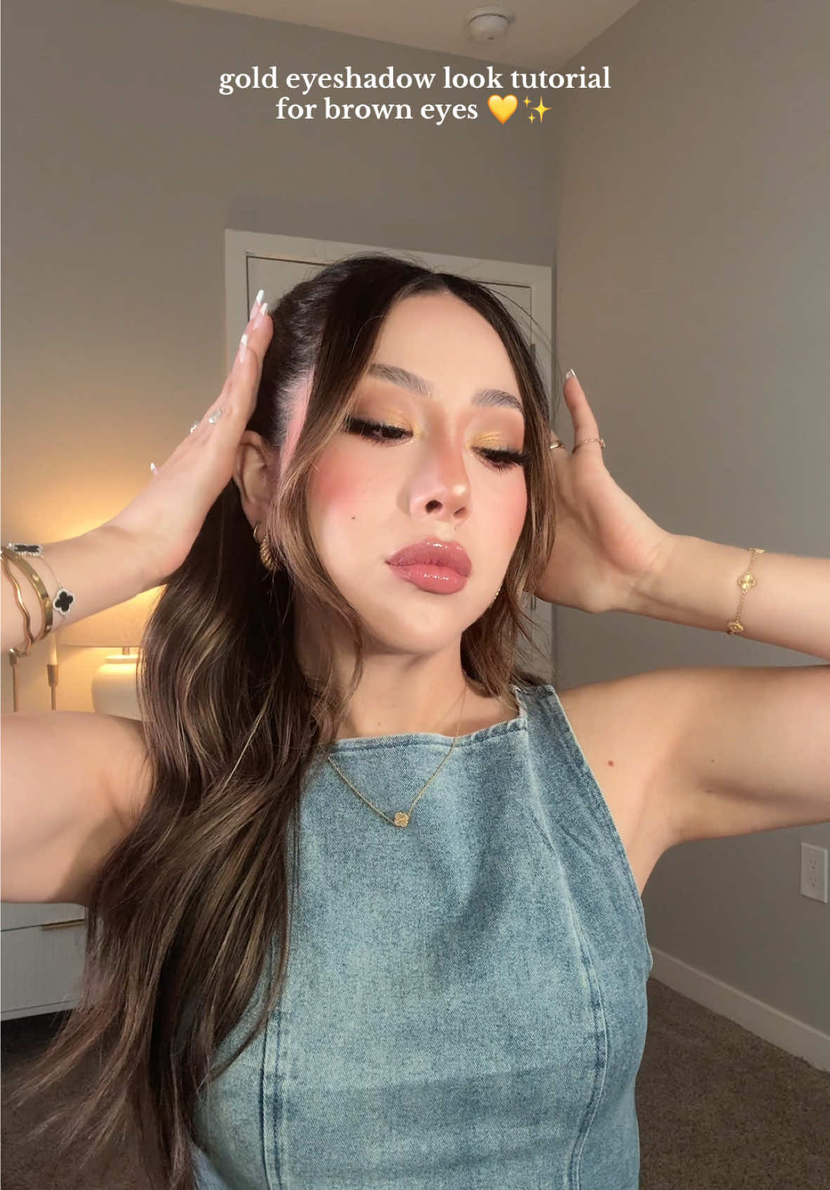 a little bit of gold ✨makes a brown eye POP. love this look and only used one palette from @Morphe Cosmetics 🤍  + @urban decay eye glitter  Foundation @Armani beauty  Bronzer @morphe  Blushes used @Haus Labs by Lady Gaga @rhode skin @makeupbymario  Concealer @Tower 28 Beauty  Setting powder @Huda Beauty @hudabeautyshop  Highlighter @Diorbeauty  Lipgloss @LAWLESS Beauty  Lipliner combo @makeupforever and rhode  Setting spray @Charlotte Tilbury  Powder bronzer @Fenty Beauty  #makeup #makeuptutorial #MakeupRoutine #makeupartist #goldmakeup #goldeyeshadow #goldeyes #maquillajetutorial #maquillajesocial #maquillajedeojos #maquillajetips #maquillaje #maquillajetips #fyp #parati 