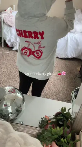 So stinkin cute #hoodie #womensfashion #tiktokshopfinds 