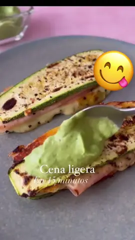 CENA LIGERA CON CALABAZAS!!  Salsa: aguacate, cilantro, ajo, yogurt natural, sal, pimienta, limón al gusto 😋😋 prepáralas y no te arrepentirás 👌 #CapCut #fupシ #delicious #fyppppppppppppppppppppppp #paratiiiiiiiiiiiiiiiiiiiiiiiiiiiiiii #comidasaludable #TikTok 