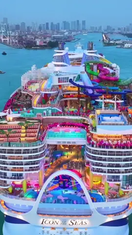 🚢 ”¿El crucero MÁS GRANDE del mundo? ¡Existe! Y se llama ICON OF THE SEAS!” 🎙️ “Con 20 cubiertas, 7 vecindarios temáticos y MÁS de 40 opciones para comer y beber… esto no es solo un crucero, ¡es una ciudad flotante!” 🌊 “Tiene el parque acuático más grande en el mar” 🌴 “8 áreas diferentes de piscinas y relajación, incluyendo una infinity pool con vista al océano” 🎢 ”¿Te imaginas una montaña rusa acuática sobre el agua? AQUA DOME y THE HIDEAWAY lo hacen realidad” 🎙️ “Ideal para familias, parejas o aventureros: hay zonas solo para adultos, clubs para niños, y entretenimiento para todos los gustos” 🎶 “Broadway en el mar, DJs en vivo, y fiestas que duran hasta el amanecer” “Si vas a hacer un crucero, haz el mejor del mundo. ICON OF THE SEAS es más que un viaje… es una experiencia única.” 📲 “Reserva ya y sé parte de la historia. ¡El futuro de los cruceros ya zarpó!” 🛳️ #IconOfTheSeas #Crucero2026 #ViajesDeLujo #RoyalCaribbean #AventuraEnElMar 