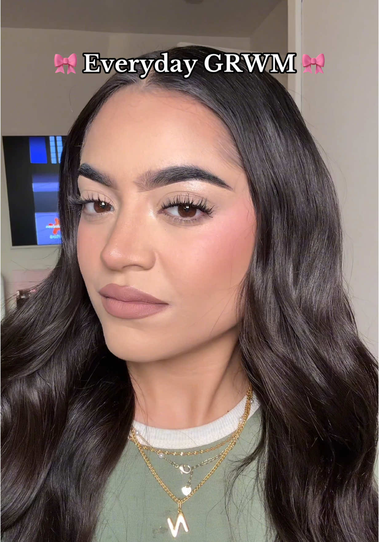 I LOVE applying my foundation like this! 🤩🩷 #creatorsearchinsights #makeup #grwm #makeuphacks #basemakeup #tiktok #fyp #foryou #foryoupage 