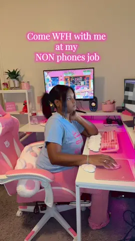 Good afternoon, I hope everyone is having a good hump day! Come work from home with me on my day 3 of training. 😁💗 #wfhmom #customerservice #cozyathome #minivlog #wfhm #wfh #desksetup #remotework #workfromhome #dallastx 