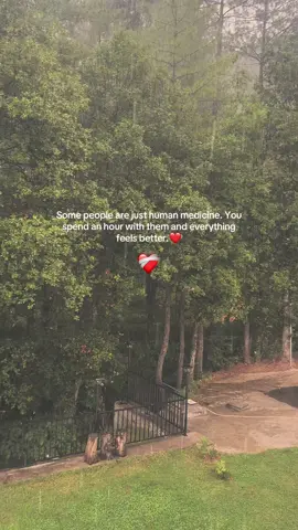 ❤️🫂🤗 #fyp  #foryou #foryoupage #saiyaara #Love #movie #tag #Love #movie #music #vibe #rain #expression #mohitsuri #dhun #arijitsingh #bollywoodsong #viral #xcyzba  #fvpツ💕foryou 