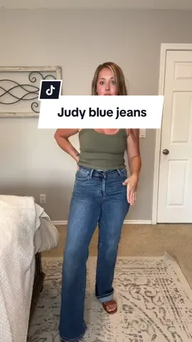 These have to be one of my new favorite Judy blue jeans from @Freckled Poppy ! The coloring and the fit is perfect and the price? Yes please !  #JudyBlueJeans #JudyBlue #JudyBlueDenim #Jeans #Denim #Womensjeans #FallFashion #TikTokShopBackToSchool 