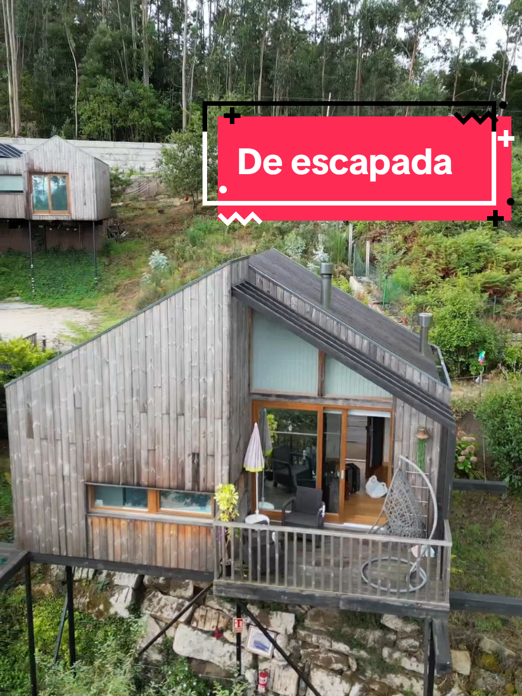 Qué suerte tenemos en Galicia. Descubriendo sitios mágicos gracias a @AlohaCamp España  En esta ocasión hemos disfrutado de las Cañabas de Udra situadas en un paraje inigualable, dentro del Parque natural de las Illas Atlánticas, tienen todo lo necesario para hacerte desconectar y disfrutar al máximo en familia. Cuál será nuestro próximo destino? Mar o montaña? O las dos! Sea cual sea la opción que escojáis, en mi bio os dejo un enlace con un descuento de 20 euros para vuestra primera escapada con @alohacamp_es 