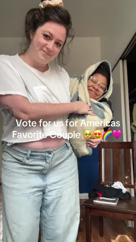 We are so close to winning America’s Favorite couple!!! Pls vote for us, 🔗 in my bio!!! Love and appreciate all of your support 🩷 #americasfavoritecouple #wlw #queer #sapphic #gay #lesbian #lgbt #lesbiancouple 