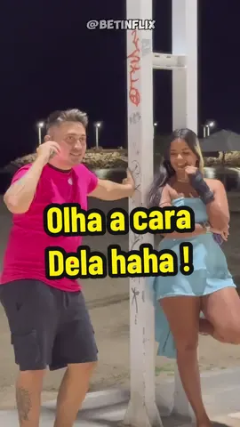Ela ficou interessada … Pegadinha Nova