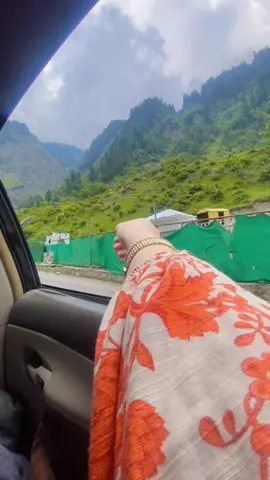 Somewhere under the sky between mountains ❤️🌹🦋  #mountains #notherenareas #travel #peace #corolla #traveldiaries 