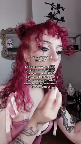 Literally what even is contour #altmakeup 
