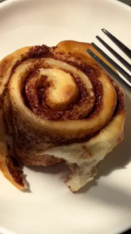 سينمون رولز باحسن صورها✨ توصيل داخل بغداد فقط💌 #سينابون #سينامون #بغداد #cinnamonrolls #cinnamonbuns 