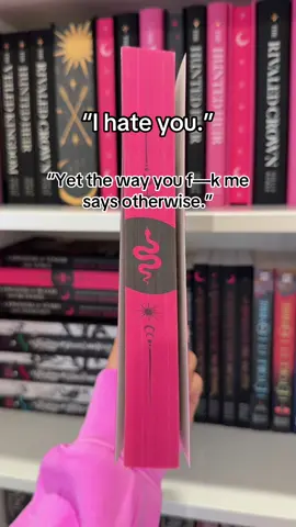 He’s not wrong 🤭 #authorhollyrenee #akingdomofstarsandshadows #starsandshadowsseries #enemiestoloverstrope #kindleunlimitedromance #forbiddenromance 