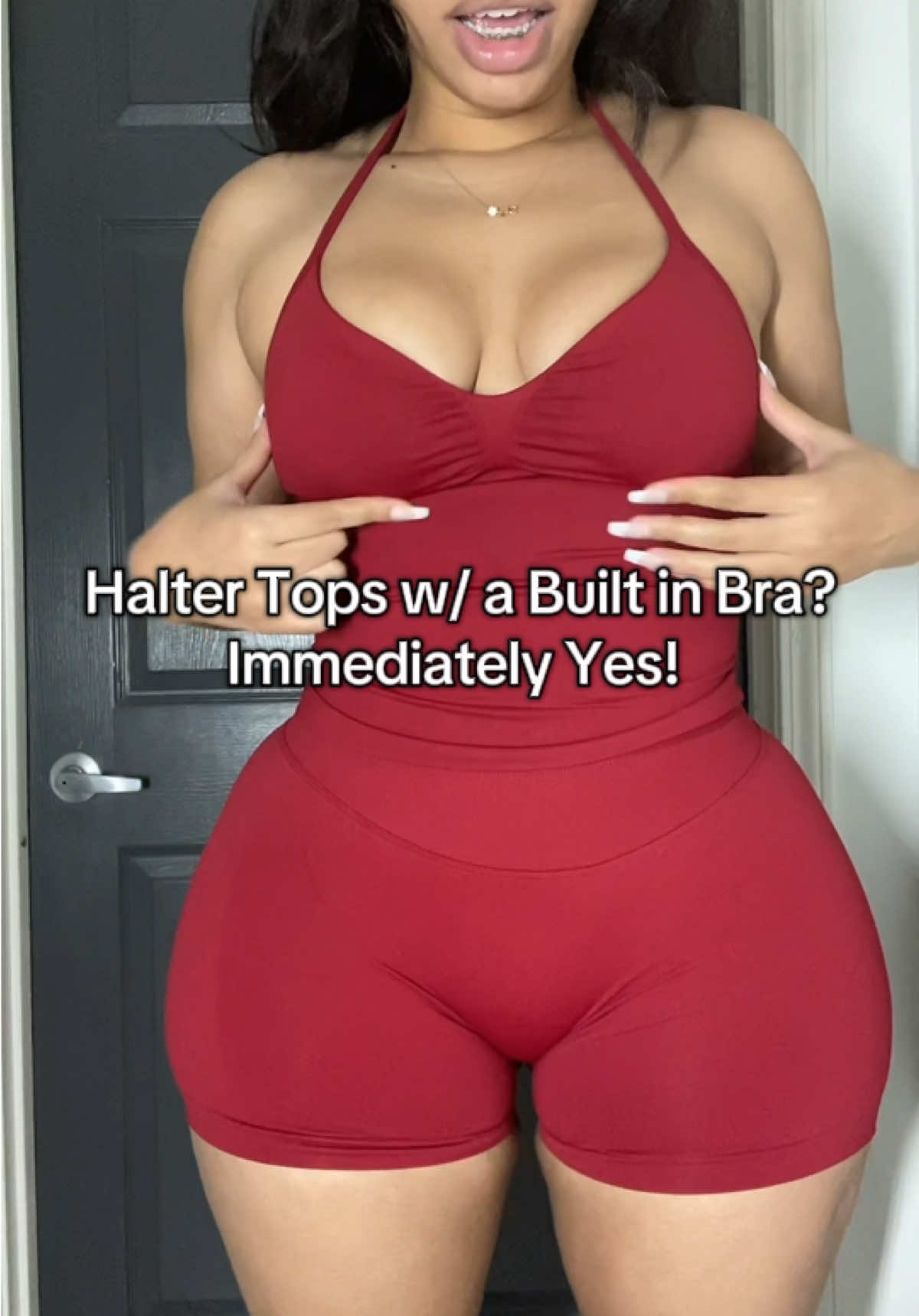 Size Medium Top. Why didn’t I know about these sooner? @DEEFY #workouttop #haltertop #builtinbra #basics #ootdgym #gymfits #girlfashion 