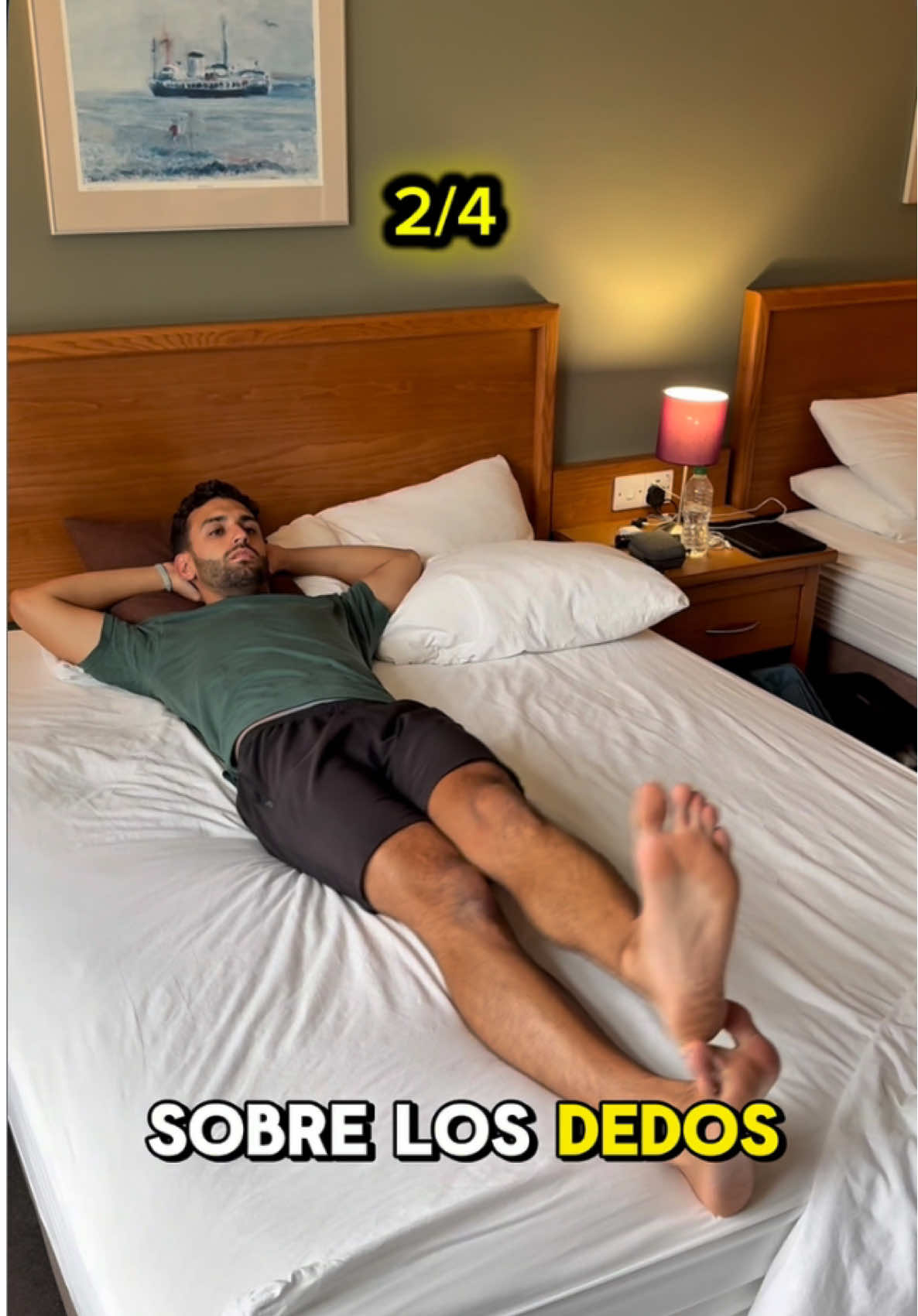 Si haces esto 5 minutos antes de dormir, tu espalda va a pensar que fuiste al fisio. No necesitas pastillas. No necesitas estirar una hora. Solo esto: ✅ Movimiento ✅ Fluidez ✅ Ritmo ¿Te suena loco? Hazlo esta noche y dime mañana. 📌 20 balanceos en cada ejercicio y tu cuerpo va a soltar todo ese estrés escondido. 💚 Yo no te vendo humo. Te enseño cómo moverte mejor. Como fisio, esto lo mando todos los días. 🧐 ¿Cuál sentiste más? Ponlo en los comentarios y guárdalo si tu espalda también te pide ayuda. #espalda #espaldabaja #adrifisiofitness #lumbar #movilidad    