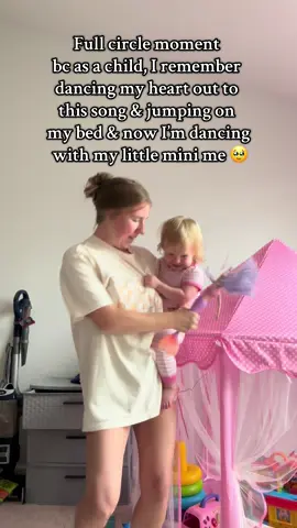 Younger me would be so proud of where I’m at today 🥹 (I am no singer so don’t be rude)  #toddlermom #girlmom #childhoodmemories #tswift #sahm #momlife #MomsofTikTok 