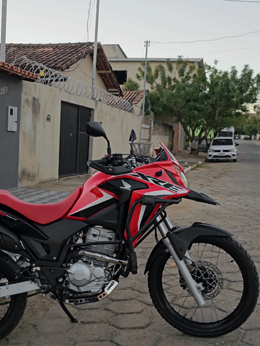 Importante é n ficar sem postar kkk #xre #xre300 #honda 