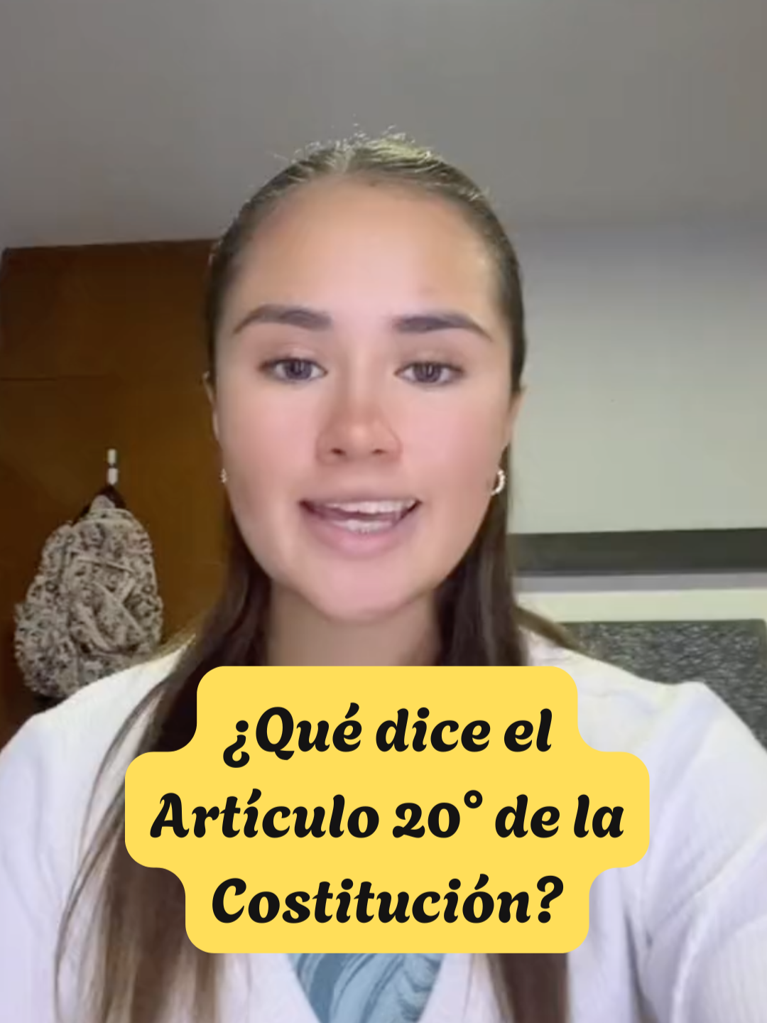 🎙️ ¡Bienvenid@s a Tiempo de Constitución! Antes era “Miércoles de Tiempo de Derechos”, pero ahora vamos más al grano: ¿qué dice la Constitución y por qué te importa? 📌 Hoy hablamos de los derechos de la víctima en el artículo 20. Spoiler: ¡no eres un personaje secundario en el proceso! 🛡️ Tienes derecho a: ✔️ Trato digno y sin revictimización ✔️ Atención médica y psicológica inmediata ✔️ Saber en qué va tu caso, qué se hace y por qué ✔️ Presentar pruebas y estar en audiencias ✔️ Un abogado GRATIS si no puedes pagarlo ✔️ Protección si hay riesgo ✔️ ¡Y reparación del daño! Esto no es un favor: es un derecho. La víctima participa, exige y no se queda fuera. ¿Quieres que hablemos de casos reales donde estos derechos han sido ignorados? Deja tu comentario 👇 Y nos vemos el próximo miércoles 🧠⚖️ #constitución #VíctimasConDerechos #Justicia #Artículo20 #DerechosHumanos #EducaciónJurídica #ConstituciónMexicana