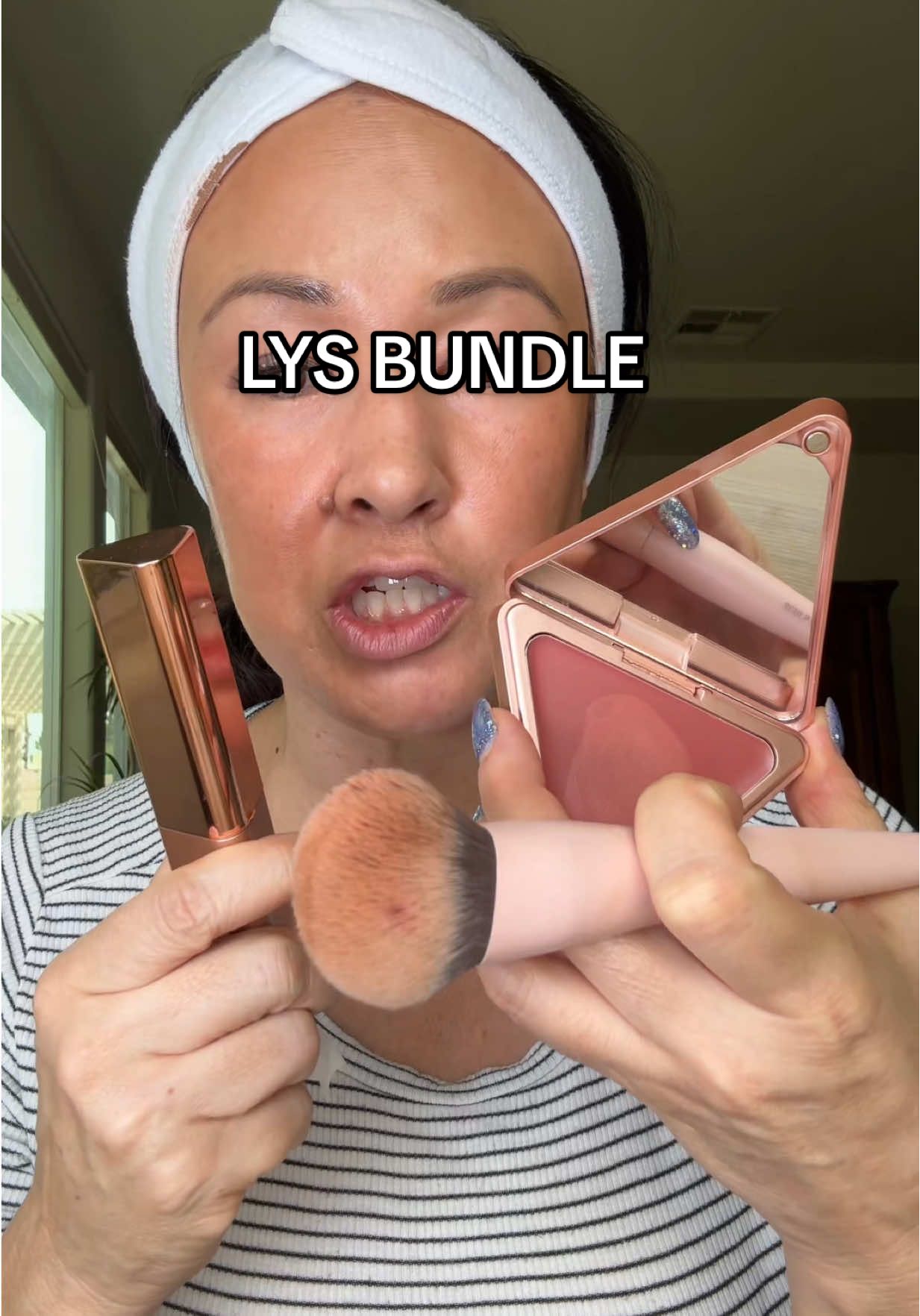 Lys bundle! Bronzer blush and brush. Lys bronzer will completely contour your whole face. Then you add the creamiest blush and makes u look young and fresh. To make this all happen they give you a brush too. #lys #lysbundle #lysbeauty #lysbronzer #lysblush @LYS Beauty 