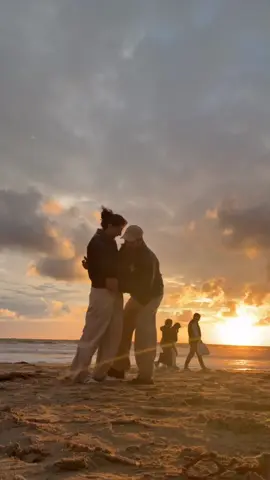 ❤️  #trandingvideo #tranding #Love #CoupleGoals #Romantic #BeachVibes  #explore  #nexttoyou 
