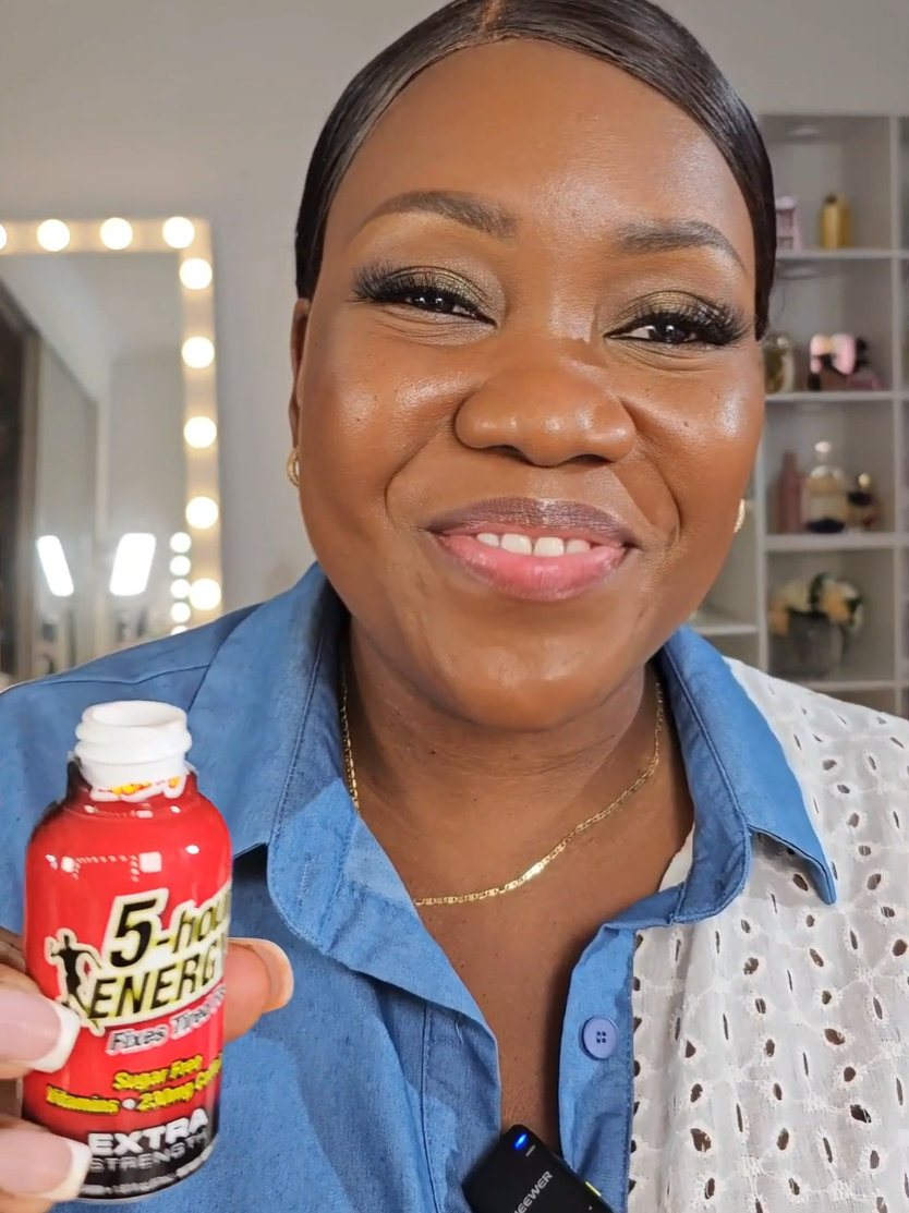 Probando @5-hour ENERGY  . No sabia que era asi de potente   me gusto que me levanto el animo y me dio energías para trabajar muchas horas extra  #5HourAmbassador #5hourENERGY