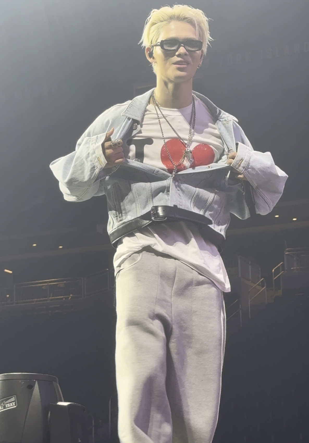 When Ni-Ki opens his jacket to show he’s matching you 🤩 #enhypen #niki #walkthelinetournyc 