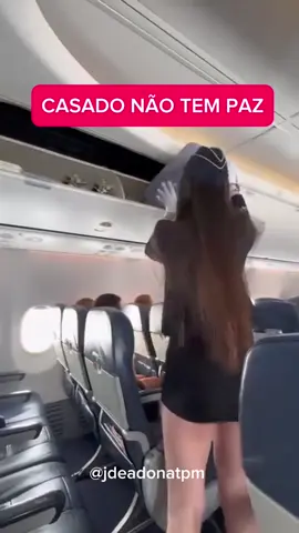 Homem casado não tem paz  #aviao #comedia #memes 