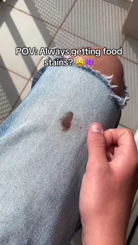 or those girls who always end up with food stains with this portable stain remover you will make stains disappear in seconds! #portable #stains #stainremover #clothes #cleanclothes 
