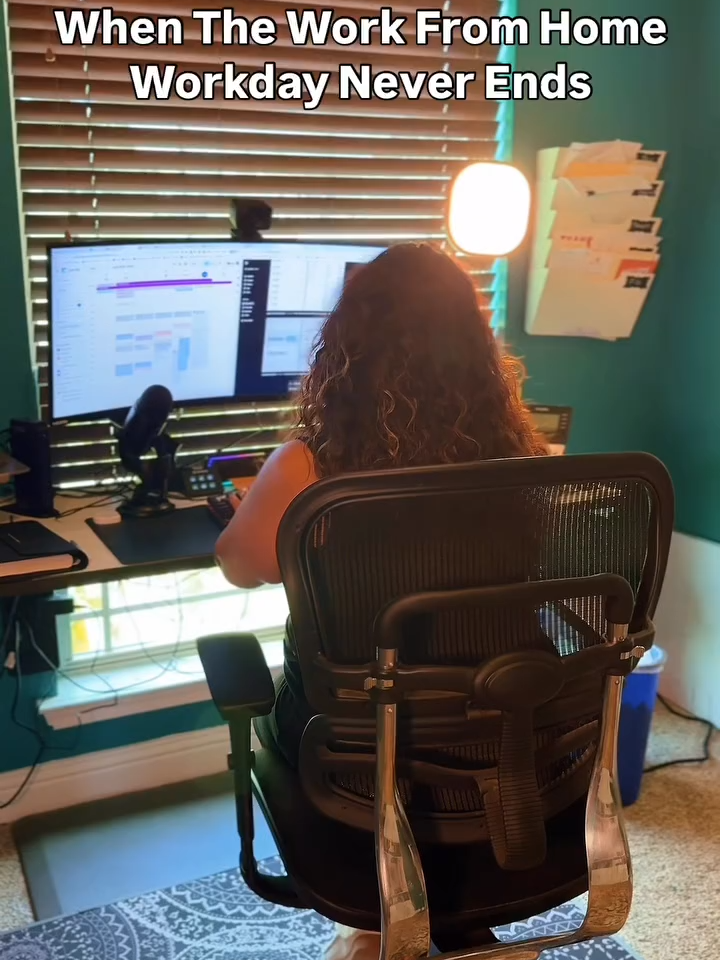 Legend has it he's still waiting for dinner...  #wfhlife #onlinebusinessowner #fivemoreminutes #workfromhomelife #businessownertiktok
