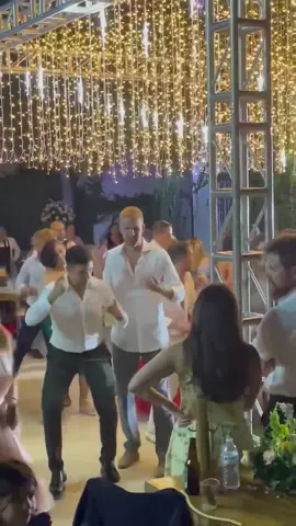 POV: you invited your American friend to a Mexican wedding #funny #fyp #mexico #american #wedding 