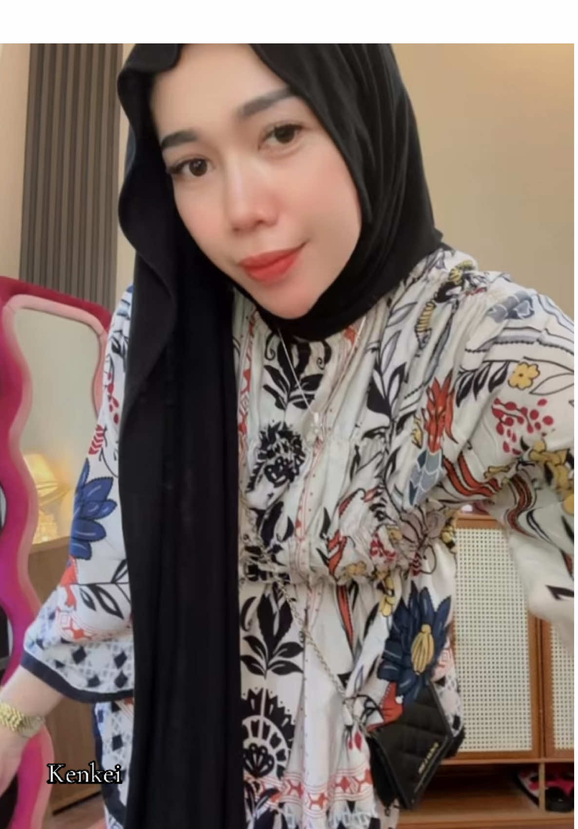 Soft picha 🤍🤍🤍🤍 #oneset #onesetkekinian #ootdhijab #smoke 