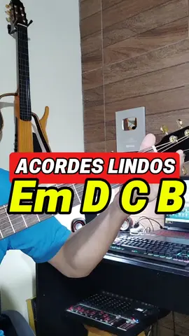 Acordes INCRÍVEIS no VIOLÃO: Em D C B #violao  #violão 