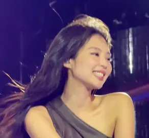 She’s unreal #jennie #jennierubyjane 
