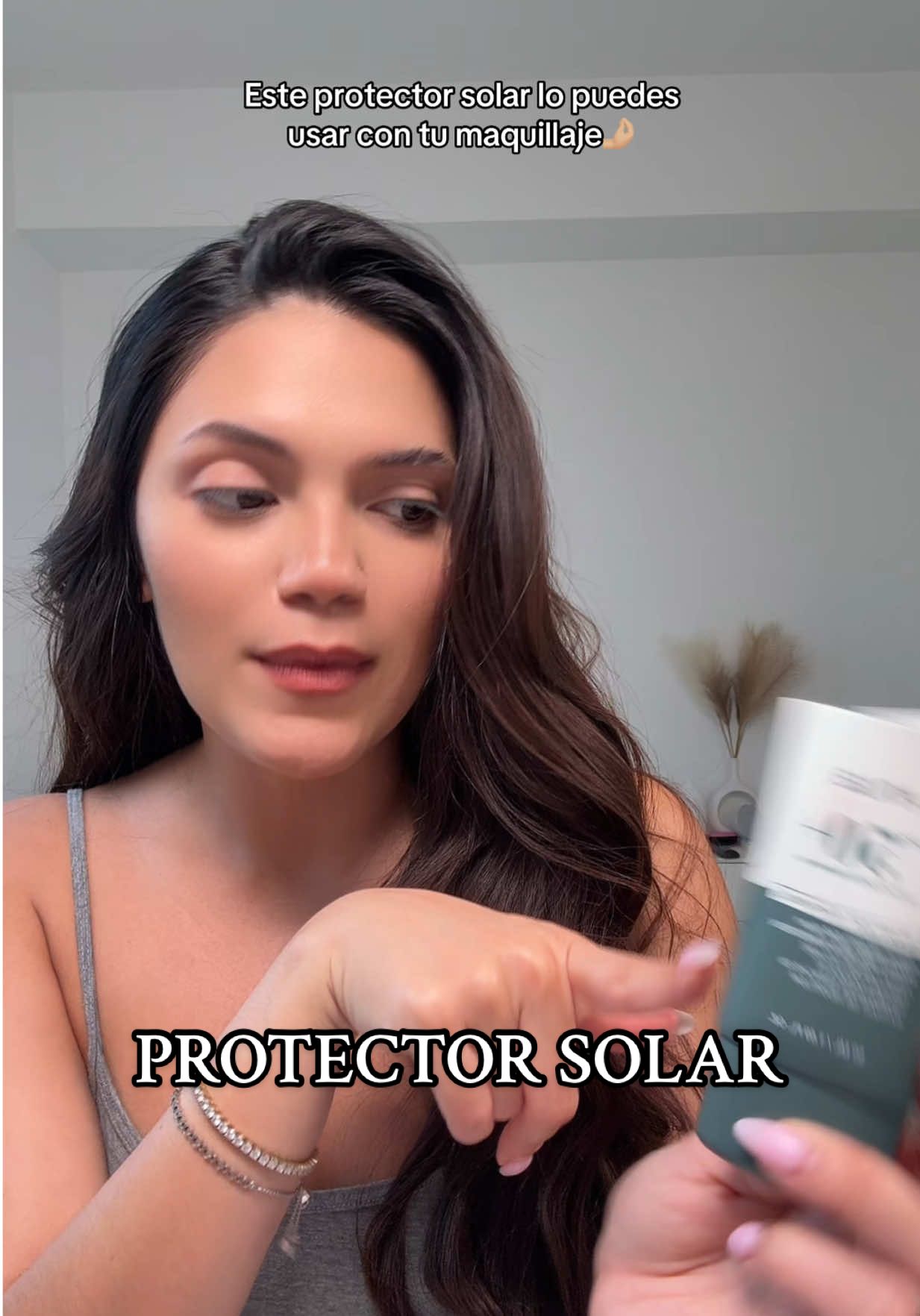 Lo mejor este protector solar es que lo puedes usar con maquillaje 🤌🏼 @anua_global #protectorsolar #protectorsolarfacial #protectorsolarefectomaquillaje #maquillajetips 