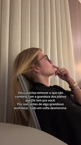 Se tudo está desabando, se prepare. Não é o fim. Na verdade, é o início de uma reconstrução que vai te levar para um lugar onde você nunca imaginou estar 🙏🏻🔥