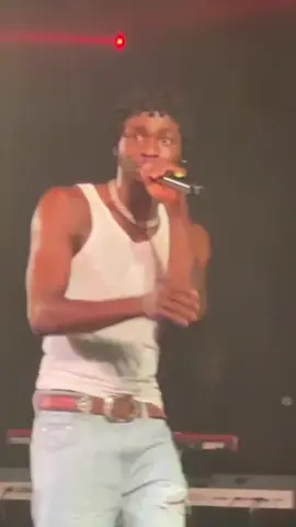 #omahlay #omahlayfans #omahlaybadinfluence #omahlaysoso #omahlaysoso #omahlayconcert #omahlayfans4lyf #omahlayphotos @OmahLayNews 