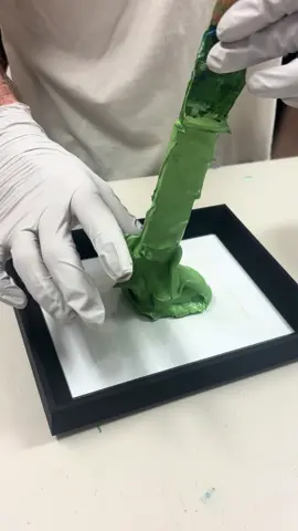 Loving how the green minis have been turning out 🥑🥝 • #LAArtScene #artinstallation #AbstractSculpture #ArtCollectors #ModernSculpture #AbstractExpressionism 