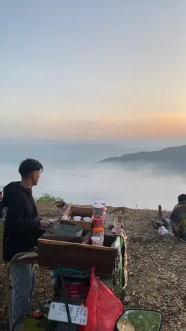 view pagi ini, 7 agustus 2025 ☕️☕️🤩 #puncaksumawe #kopipuncak #sumbermanjingwetan 