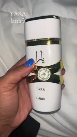 smells good and lasts the whole day #yaralattafaperfume #perfume #unisexperfume #fragrance #womenperfume 