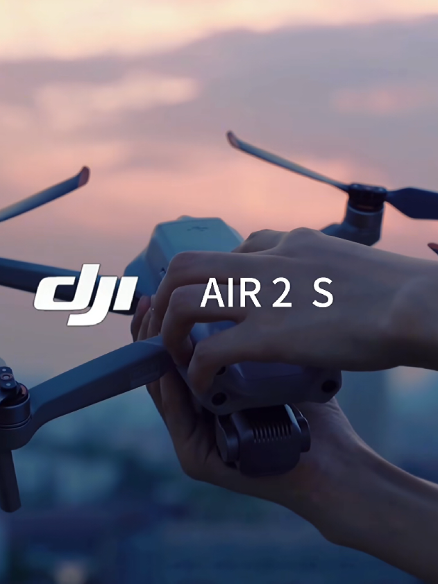 DJI Air 2S là một chiếc flycam nhỏ gọn, mạnh mẽ, tích hợp nhiều tính năng thông minh, nổi bật với cảm biến 1 inch 20MP và khả năng quay video 5.4K.  Công nghệ truyền hình ảnh O3 (OcuSync 3.0): Đảm bảo đường truyền ổn định, chất lượng cao, truyền hình ảnh 1080p với khoảng cách lên đến 12km.  Tính năng MasterShots: Tự động nhận diện cảnh, tạo đường bay phức tạp và chỉnh sửa video, giúp người dùng dễ dàng tạo ra những thước phim điện ảnh.  Cảm biến tránh chướng ngại vật:Trang bị cảm biến phía trước, sau, trên và dưới, giúp flycam nhận thức môi trường tốt hơn và bay an toàn hơn.  #flycam  #DJI  #djiair2s 