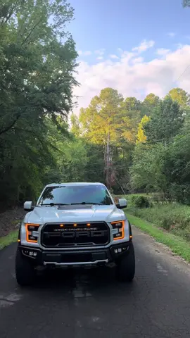 Linda tardecer 🌆🦖#ford #fordperformance #fordraptorr #raptors ❤️