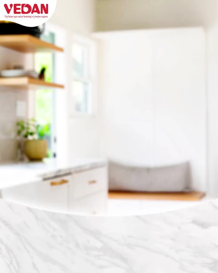 CHỌN VEDAN - TRỌN AN TÂM CHO BỮA ĂN GIA ĐÌNH
Giữa thị trường đầy biến động với sự biến hóa tinh vi của hàng giả, hàng nhái, Vedan vẫn kiên định một lựa chọn - đảm bảo sản phẩm đến tay người tiêu dùng luôn là 