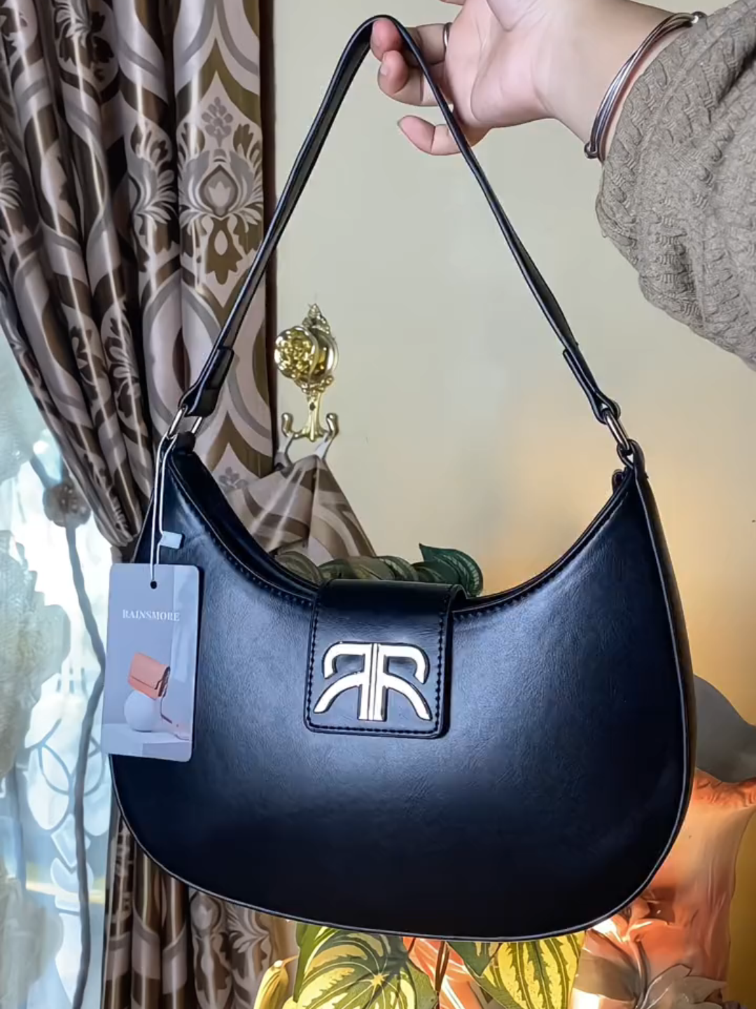 106. Tas selempang wanita #handbagwanita #tasselempangelegan #tasselempangwanita #shoulderbagwanita #taswanitaelegan #tasselempangterbaru #handbang #shouderbagwanita